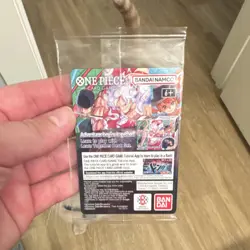 Bandai One Piece CCG Monkey.D.Luffy US Voyage Promo Full Art Holo Card P-1000 - Image 2