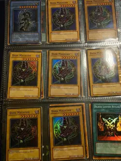 Yugioh Starter Deck Yugi Evolution SYE 23 holo Card Bundle Dark Magician - Image 3