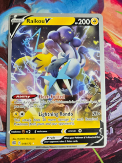 Raikou V 048 /172 2023 Pokemon World Championships Brilliant Stars NM EN - Image 1