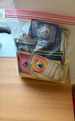 Large Bag of 1000+ Pokemon Energy Cards-Includes Vintage, Holos, Special Energy - Image 2
