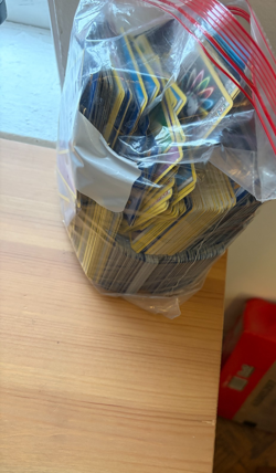 Large Bag of 1000+ Pokemon Energy Cards-Includes Vintage, Holos, Special Energy - Image 4