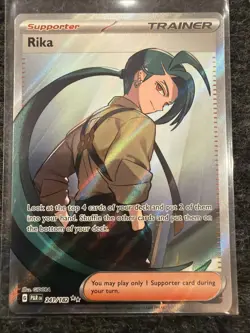 Pokemon TCG Rika Trainer Card Ultra Rare en Paradox Rift Holo 241/182 - Image 1