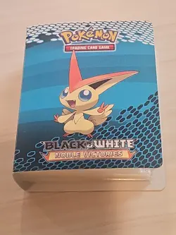Pokemon Black & White Noble Victories Trading Card Game Mini Binder - Image 1