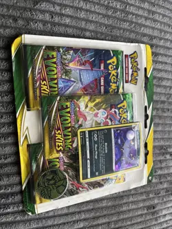 Pokemon Trading Card Game: Sword and Shield - Evolving Skies Three Booster Packs - Image 3