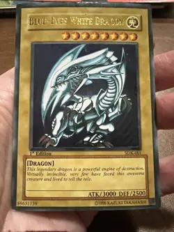 Yugioh! 2002 Blue Eyes White Dragon SDK-001 1st Edition Ultra Rare starter deck - Image 1