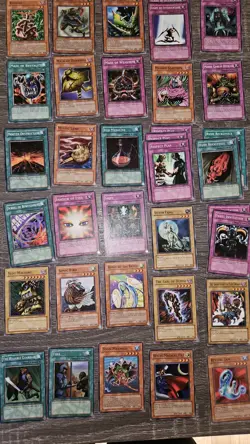Yugioh Card collection older cards from early sets 2004-2007 448 cards - Image 4