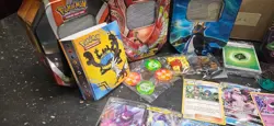 pokemon lot 1000+ cards including sealed packs, hits, dice, binder, etb holos - Image 4
