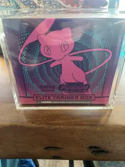 Pokemon TCG: Sword & Shield Fusion Strike Elite Trainer Box W/ Acryllic Case 820650809330 - Image 1