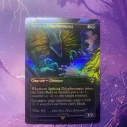 Spitting Dilophosaurus (Borderless) Universes Beyond: Jurassic Park FOIL - Image 1