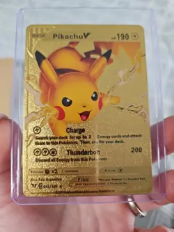 Pikachu V Gold Foil Fan Art Vinyl Collector Pokemon Display Card HP190 043/185 - Image 1