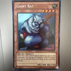 Giant Rat LCYW-EN232 Legendary Collection 3: Yugi's World Unlimited - Image 1
