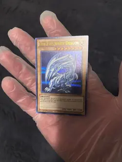 Yu-Gi-Oh! Blue-Eyes White Dragon DUSA-EN043 Duelist Saga 1st Edition - Image 2