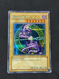 Yugioh Dark Magician DDS-002 Prismatic Secret Rare DMG - Image 1