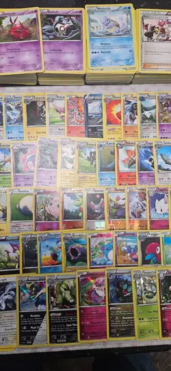 Midvintage pokemon card lot MP/DMG c,un, Rares, Holos 500+ - Image 3