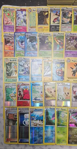 Midvintage pokemon card lot MP/DMG c,un, Rares, Holos 500+ - Image 2