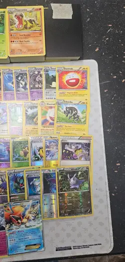 Midvintage pokemon card lot MP/DMG c,un, Rares, Holos 500+ - Image 5