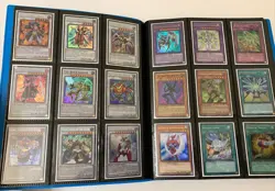Yugioh Card Binder Collection Blue Eyes, DMG, Red Eyes - Image 3