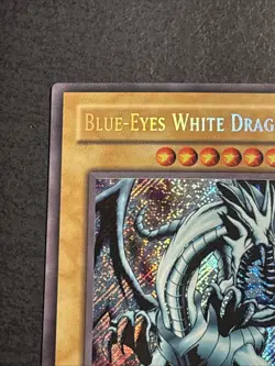 Blue Eyes White Dragon FL1-EN001 Secret Rare Yu-Gi-Oh Card Near Mint NM - Image 2