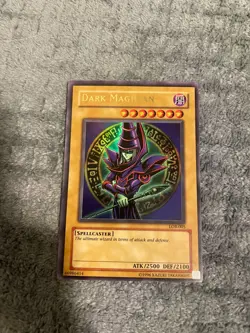 Dark Magician - LOB-005 - Unlimited - Ultra Rare - Original Print - LP - Image 1