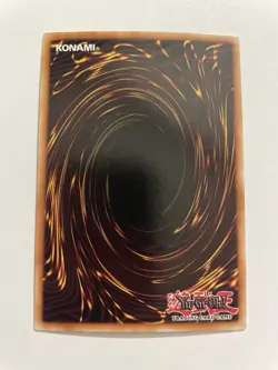 Blue-Eyes White Dragon MVP1-ENGV4 Secret Gold Rare Limited Edition Yugioh NM/M - Image 2