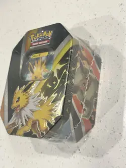 Pokemon TCG Jolteon V Collection Tin Brand New Factory Sealed 4 Booster Packs - Image 2