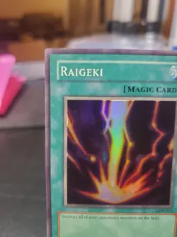 Raigeki LOB-053 the Legend of Blue Eyes White Dragon Unlimited Edition Yugioh - Image 3