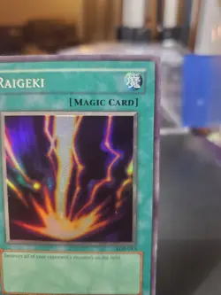 Raigeki LOB-053 the Legend of Blue Eyes White Dragon Unlimited Edition Yugioh - Image 4