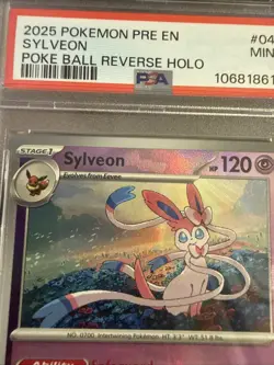 2025 POKEMON PRE EN-PRISMATIC EVOLUTIONS POKEBALL HOLO #040 SYLVEON PSA 9 - Image 4