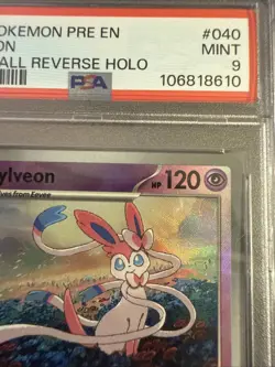 2025 POKEMON PRE EN-PRISMATIC EVOLUTIONS POKEBALL HOLO #040 SYLVEON PSA 9 - Image 5