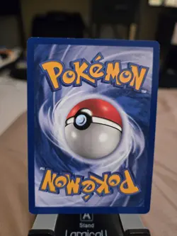 1999 POKEMON FOSSIL #7/62 HITMONLEE HOLO. Holo Wear, Decent Shape! - Image 2