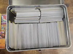 850 Random Bulk Lot Pokemon Cards with Collectable Lunch Box Tin - Image 4
