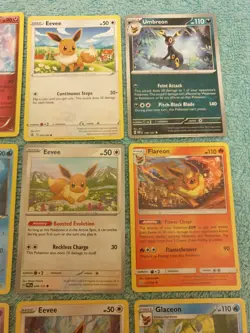 EEVEE EVOLUTIONARY BUNDLE OF POKEMON CARDS #2. - Image 3
