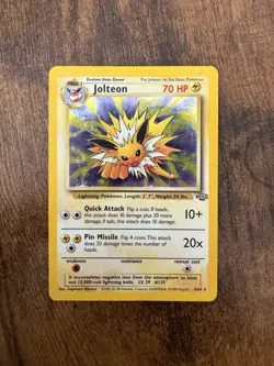 Pokemon Jolteon 4/64 Jungle 1999 Stage 1 70 HP Rare Holo Wizards of the Coast - Image 1