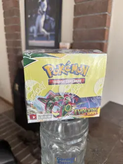 Pokemon TCG Sword and Shield Evolving Skies Booster (178-80877) 820650818776 - Image 1
