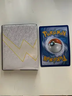 VICTINI PROMO ( JUMBO) + CELEBRATIONS JUMBO / OVERSIZE BINDER - POKEMON TCG NEW - Image 2