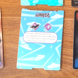 RARE AMBER POP-UP CARD SCOOBY DOO CARD GAME ALIEN EXPANSION DISCARD A MONSTER - Image 1