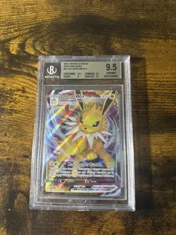 Pokemon TCG Jolteon VMAX Holo Ultra Rare Card Evolving Skies 051/203 - Image 1