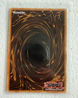 Yugioh Dark Magician Quarter Century Secret Rare (New Art) RA04-EN001 - Image 2