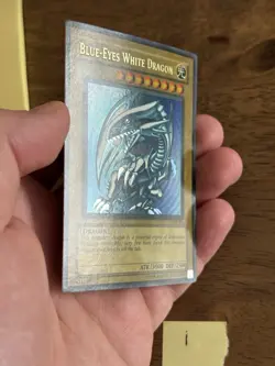 Blue-Eyes White Dragon Ultra Rare Holo Starter Deck Kaiba SDK-001 - Image 1