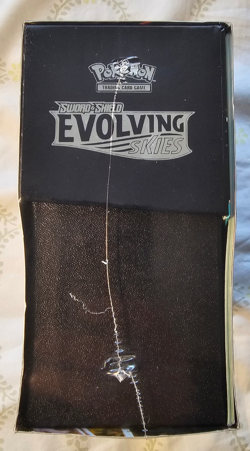 Pokemon TCG Evolving Skies Elite Trainer Box ETB - Brand New and Sealed - Image 4