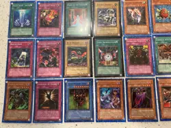 YU-GI-OH 2003 DARK CRISIS (LOT OF 64 UNLIMITED CARDS) 1 UR, 1ScR, 1 SR, 3 R - Image 2