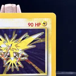 Pokemon TCG Zapdos Holo Rare Card Base Set 16/102, 1999 - Image 2