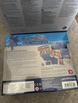 Pokemon TCG Sword & Shield Cards - Battle Styles - Elite Trainer Box ETB BLUE - Image 2