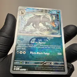 Pokemon Houndoom (Master Ball Pattern) 063/131 Sv: Prismatic Evolutions Holo - Image 1