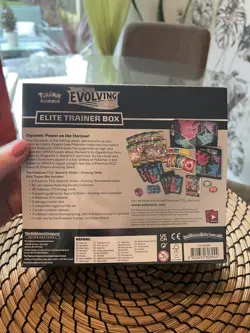 Pokemon TCG Evolving Skies Elite Trainer Box ETB - Brand New and Sealed - Image 2