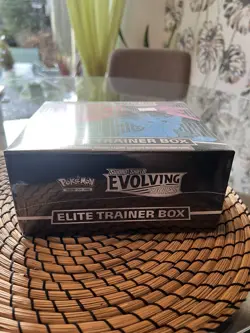 Pokemon TCG Evolving Skies Elite Trainer Box ETB - Brand New and Sealed - Image 4