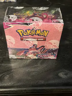 Pokemon TCG Sword & Shield Booster Box - 36 Packs 820650819162 - Image 1