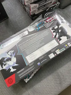Pokemon Black & White Bolt Flare Unova Heavy Hitters Premium Collection 2 pack - Image 2