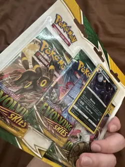 Pokemon TCG Sword & Shield Evolving Skies 3 Pack Blister Sealed (Umbreon Ver.) - Image 3
