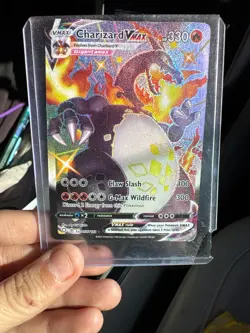 Charizard VMAX Gigantamax HP330 Holographic Fire/Flames Background Pokemon Card - Image 1